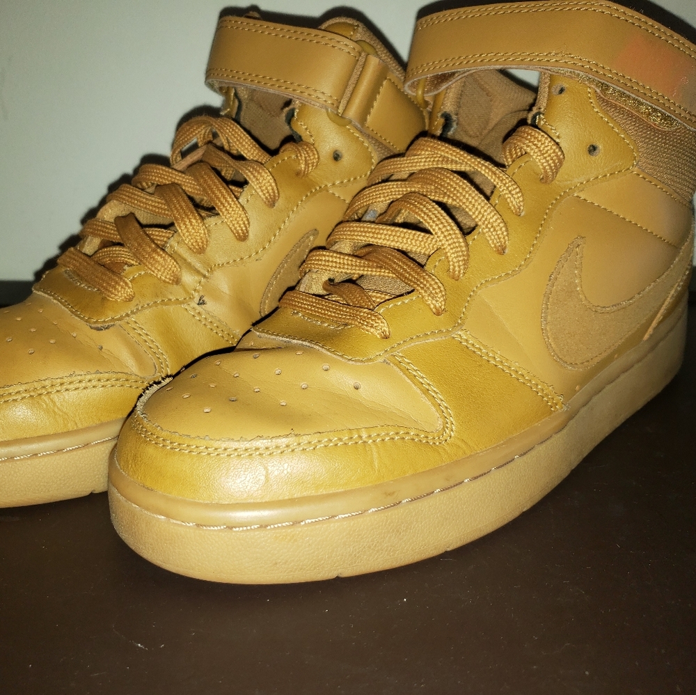 Nike Court Borough Mid 2